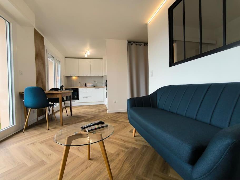 Agreable Studio Chantilly Avec Balcon Et Parking Securise Pau Kültér fotó