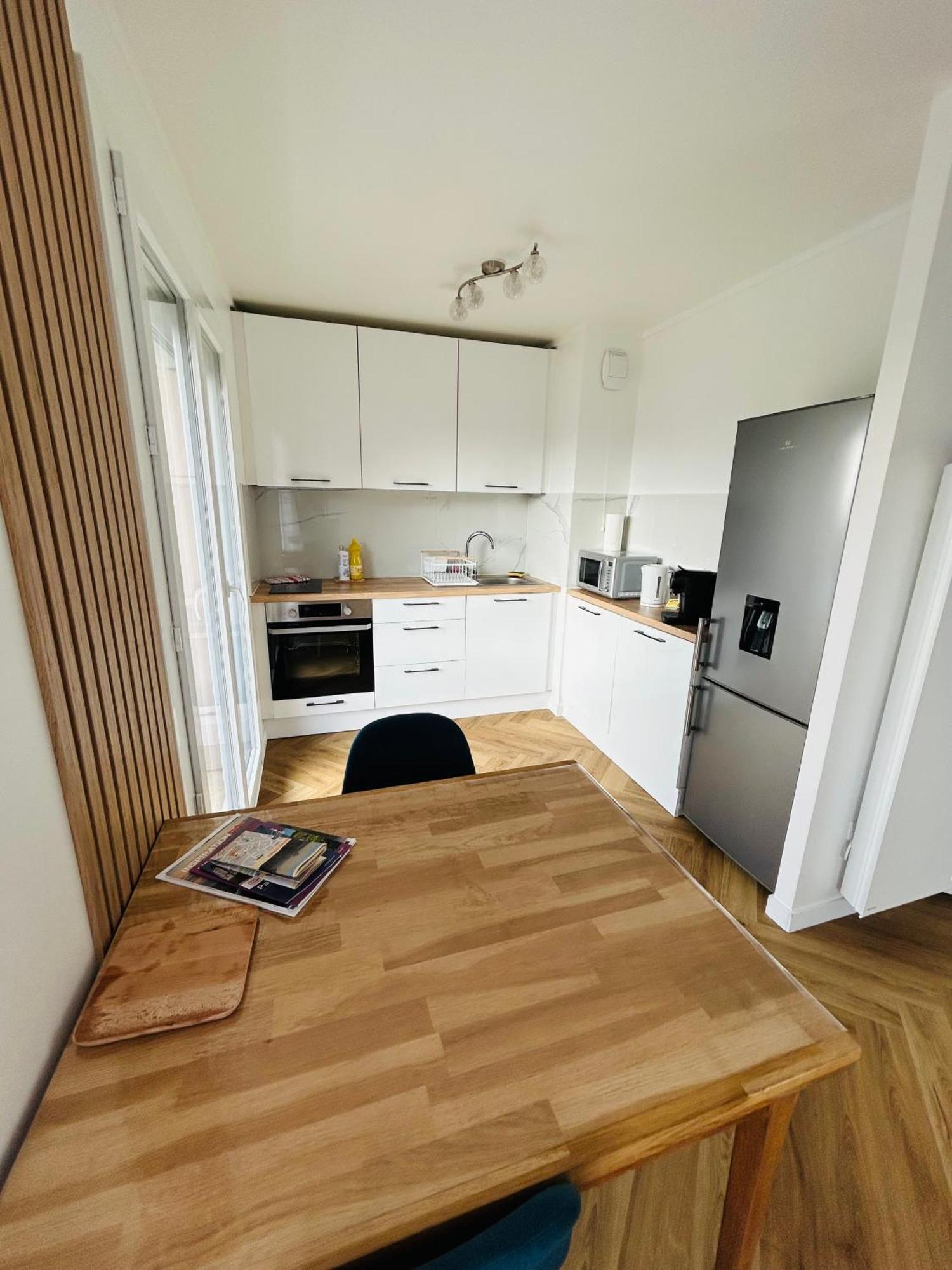 Agreable Studio Chantilly Avec Balcon Et Parking Securise Pau Kültér fotó